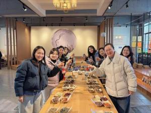 丝缕传香韵 巾帼展芳华——新乡市第十中学手工香包制作活动